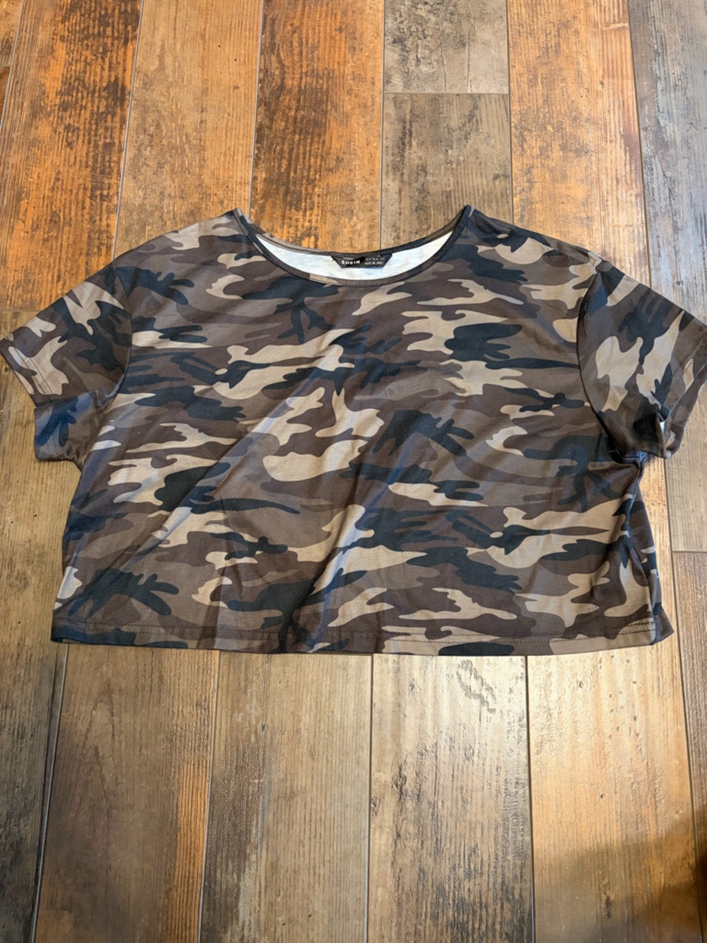 Women’s SHEIN camo crop top size medium